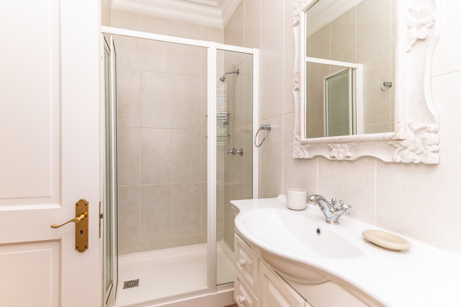 To Let 4 Bedroom Property for Rent in Fish Hoek Western Cape